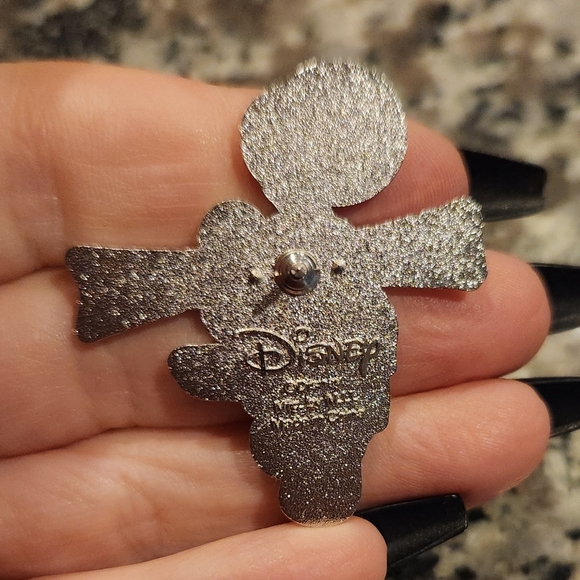 (5 For $30) Disney Pin Mickey Mouse Sports Basketball Slam Duck Pin - Picture 3 of 4